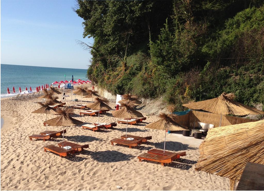 Hotel Moskoiani Byala  Esterno foto
