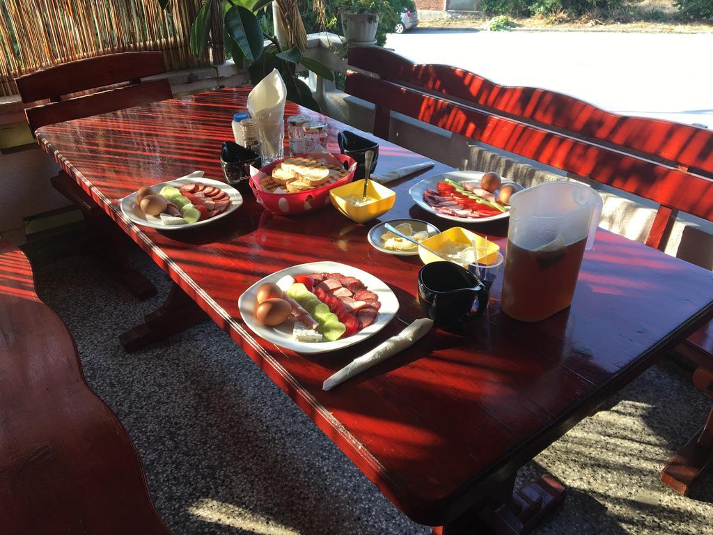 Hotel Moskoiani Byala  Esterno foto